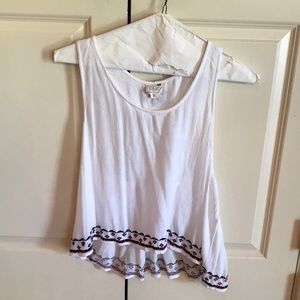 flowy white tank top, pattern on bottom, sz large